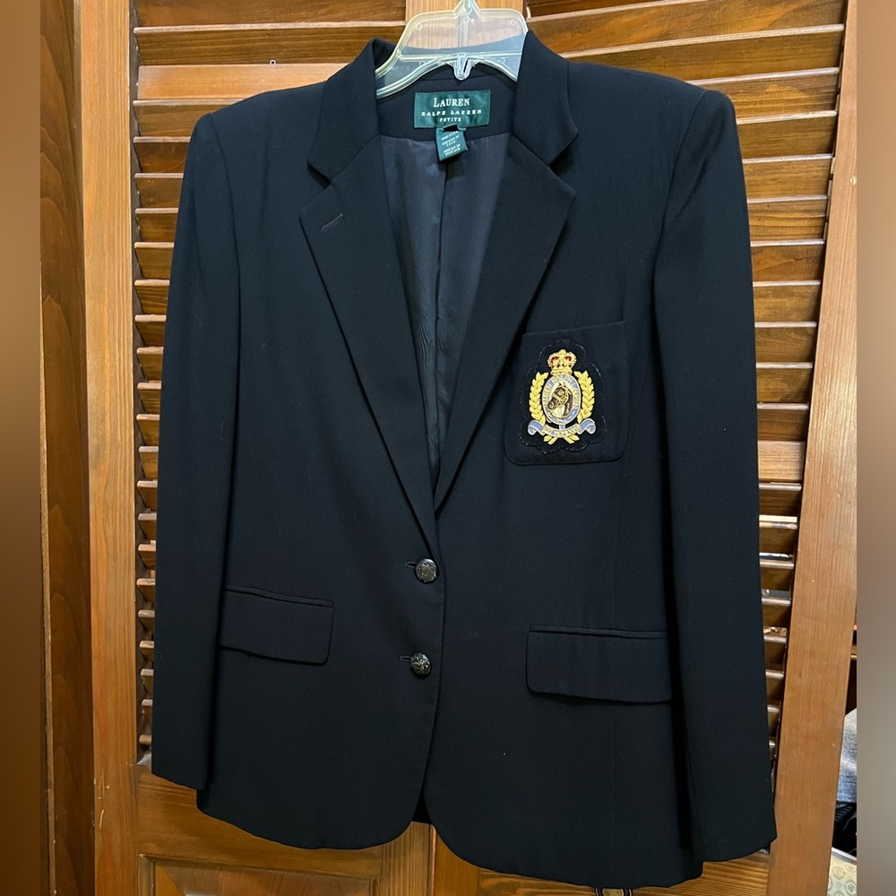 Ralph Lauren Blazer w/ horse crest . Size 10P